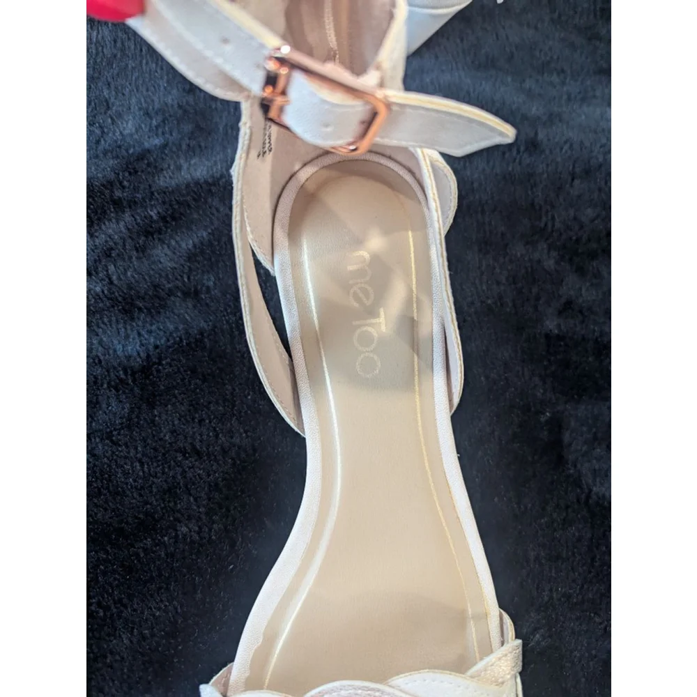 EUC Me Too Neutral Color Wedge Shoes 7.5